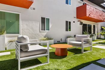 Courtyard Patio at Kling Trio Apartments, California, 91607